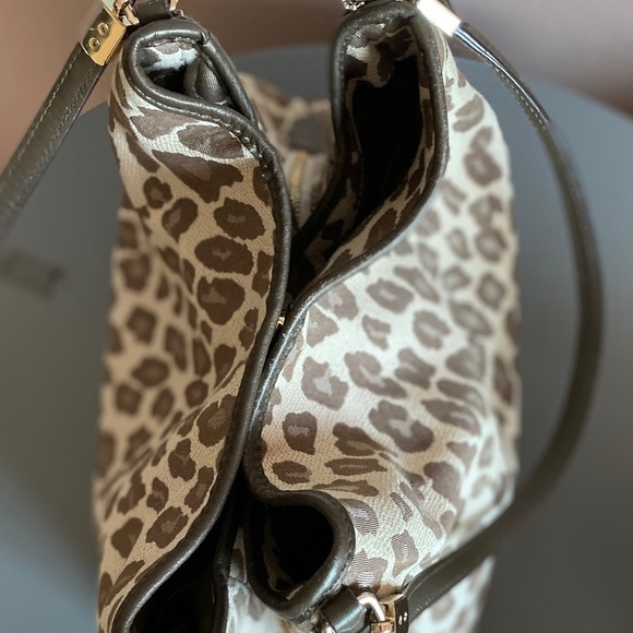 Coach Large Exotic Shoulder Bag EUC - Picture 6 of 10